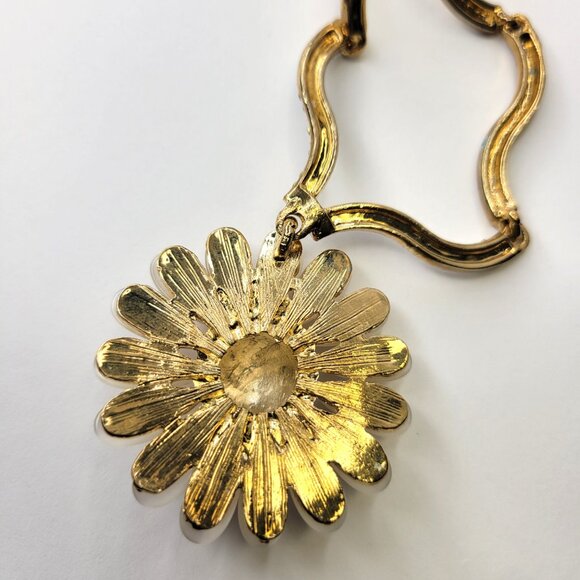 Flower Pendant Statement Necklace - Picture 9 of 12